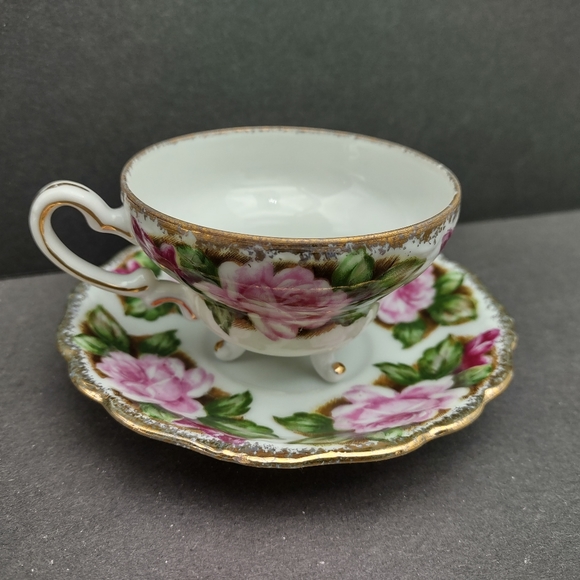 Yada China Teacup and Saucer set, footed cup with pink roses - Picture 10 of 11